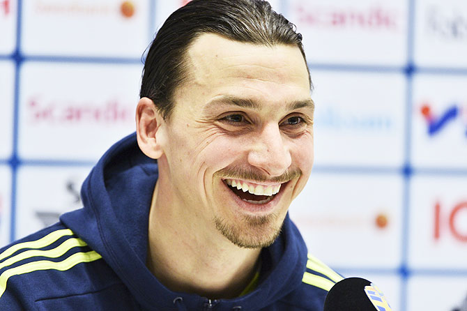  Zlatan Ibrahimovic smiles during a press conference
