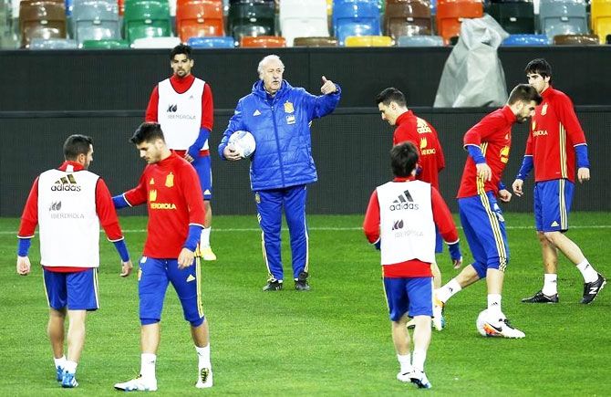 Spain's coach Vicente del Bosque gestures during a training session