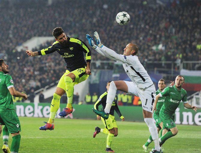 Arsenal's Oliver Giroud attempts to head past Ludogorets keeper