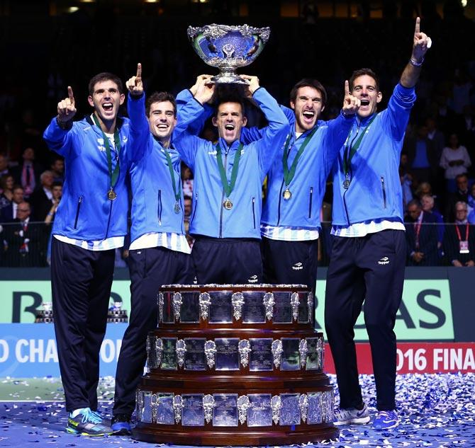 Argentina's players celebrate after winning the Davis Cup in 2016