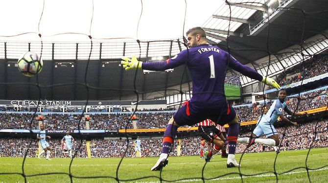 Manchester City's Kelechi Iheanacho scores the equaliser against Southampton