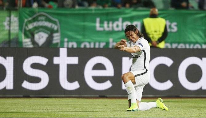 Paris Saint-Germain's Edinson Cavani celebrates after scoring his second goal against Ludogorets at Vassil Levski stadium, in Sofia, Bulgaria, on Wednesday