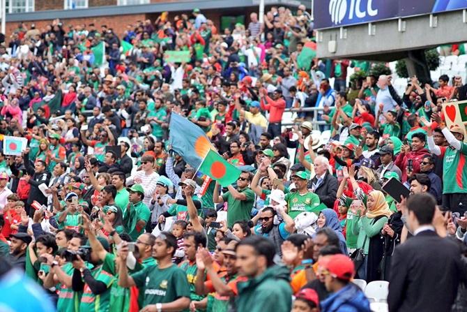 Bangladesh fans