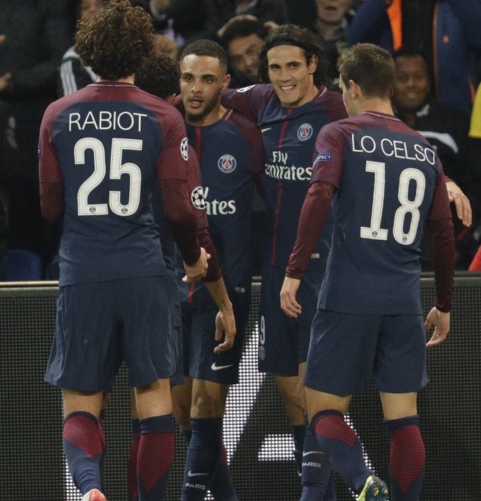 Champions League United close to knockout stage PSG, Bayern cruise
