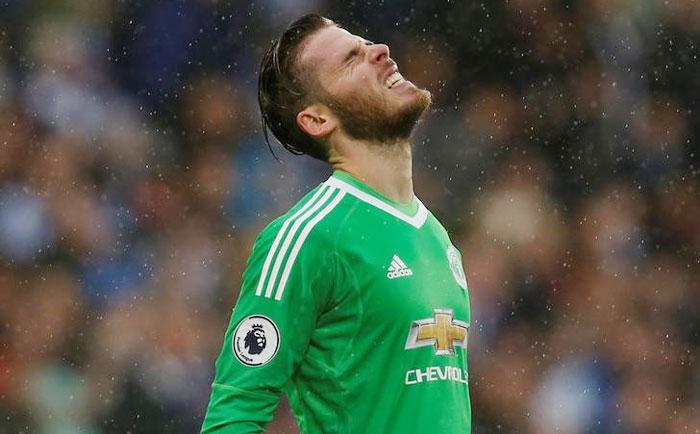 Manchester United's 'keeper David De Gea wears a dejected look