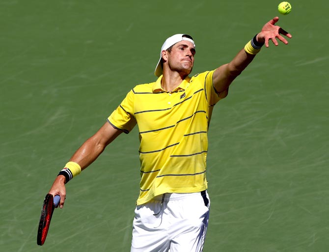 Isner outlasts Zverev for first Miami title - Rediff Sports