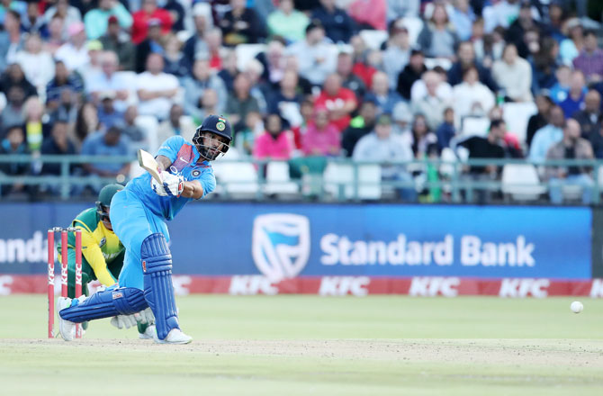 Opener Shikhar Dhawan made a late flurry to top-score with 47 off 40 balls