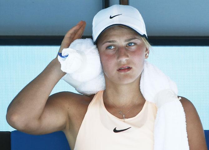 An ice-pack comes to Ukrainian Marta Kostyuk's aid during her match against compatriot Elina Svitolina on Friday