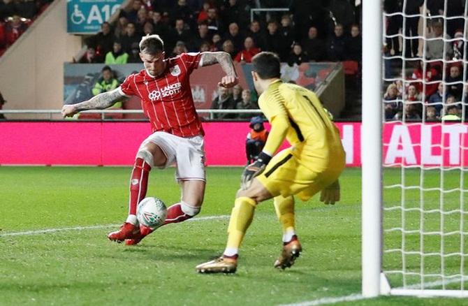 Aden Flint scores Bristol City's second goal