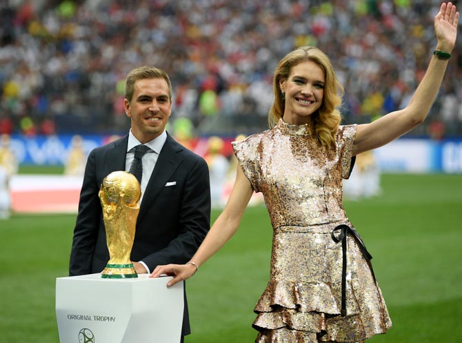 PHOTOS: Will Smith brings down curtain on FIFA World Cup - Rediff.com