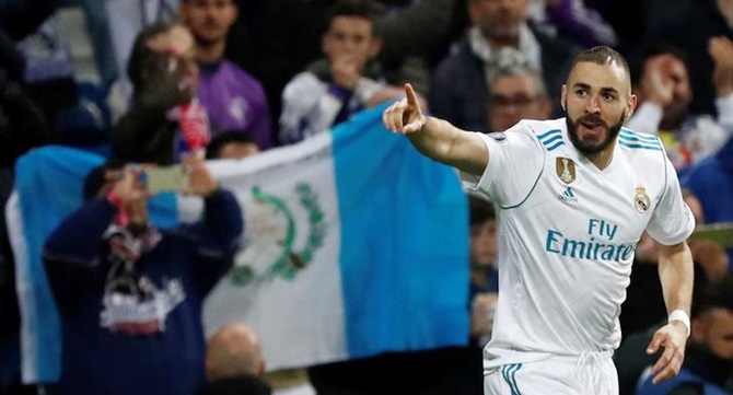 Karim Benzema scores Real Madrid's second goal