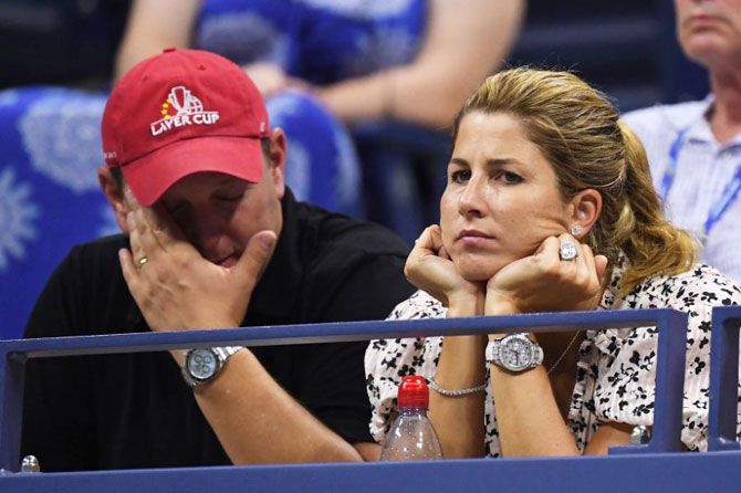 Roger Federer's wife Mirka wears a dejected look after the match