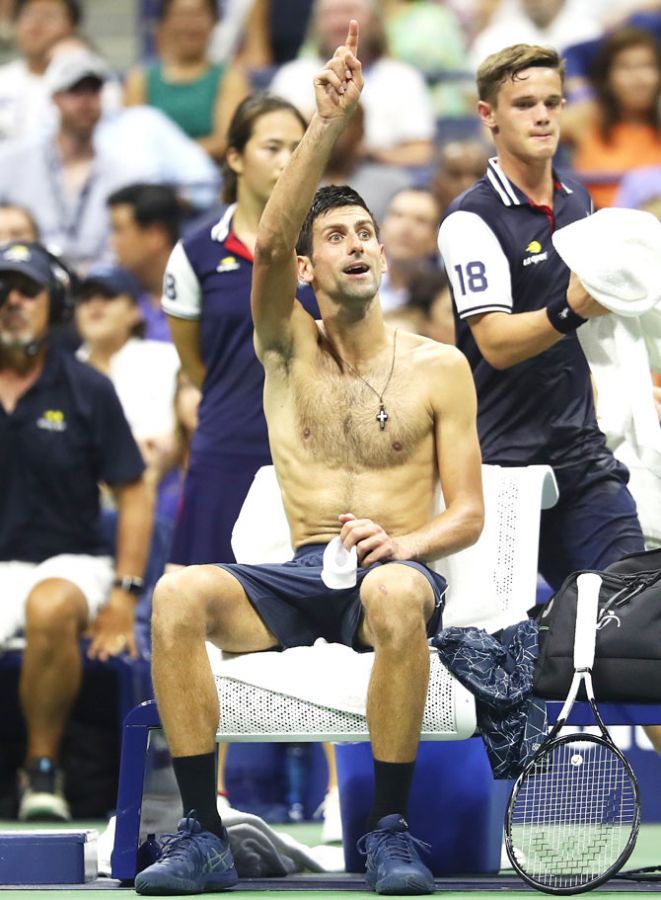 PHOTOS The unscheduled break that allowed Djokovic to fight off