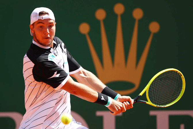 unseeded German Jan-Lennard Struff fought back from a set down to move into the second round at Monte Carlo