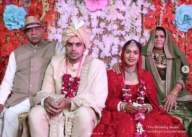 Wrestler Babita Phogat Marries Fellow Wrestler Vivek Suhag | SEE PICS