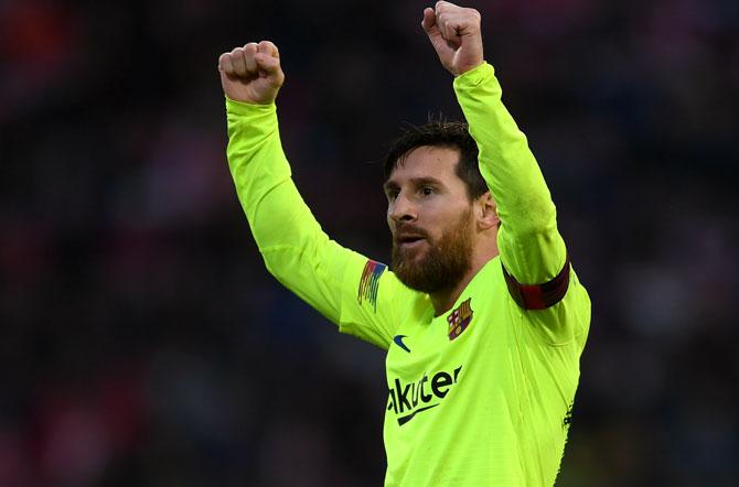 Ronaldo tops Messi with 2 goals in Juve's 3-0 win at Barca