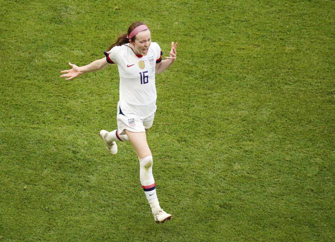 USA's Rose Lavelle celebrates scoring the winner