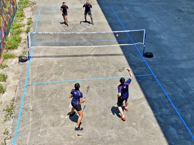 Air Badminton