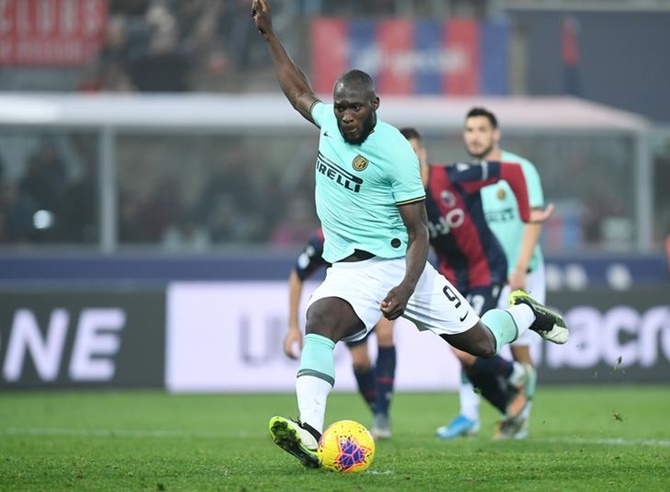 Romelu Lukaku scores Inter Milan's second goal from the penalty spot.