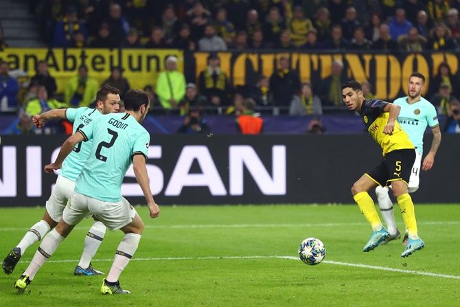 Achraf Hakimi scores Borussia Dortmund first goal against Inter Milan