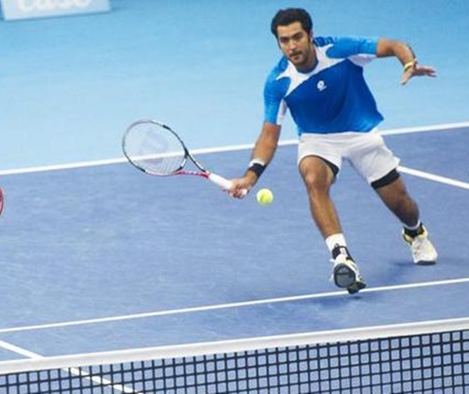 Pak struggling to pick team for Davis Cup against India