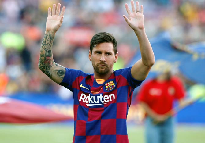 Messi, Barca teammates to take additional pay cut