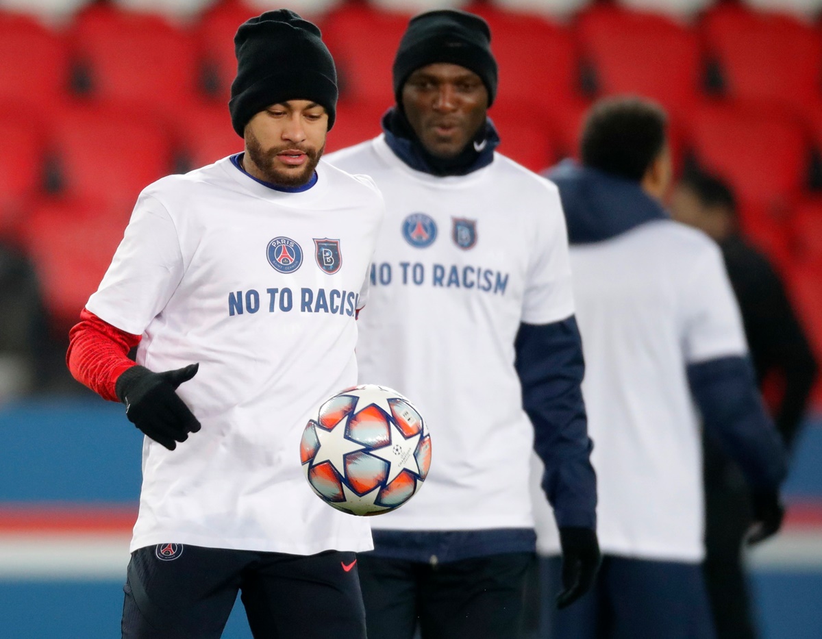 PSG and Istanbul Basaksehir players wear 'no to racism' tshirts