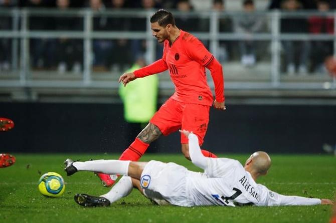 Mauro Icardi scores Paris St Germain's fourth goal against Amiens