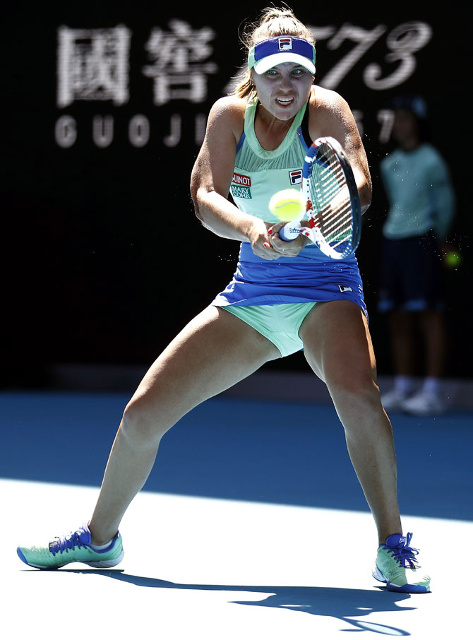 Aus Open: Muguruza beats Halep to set up Kenin final ...