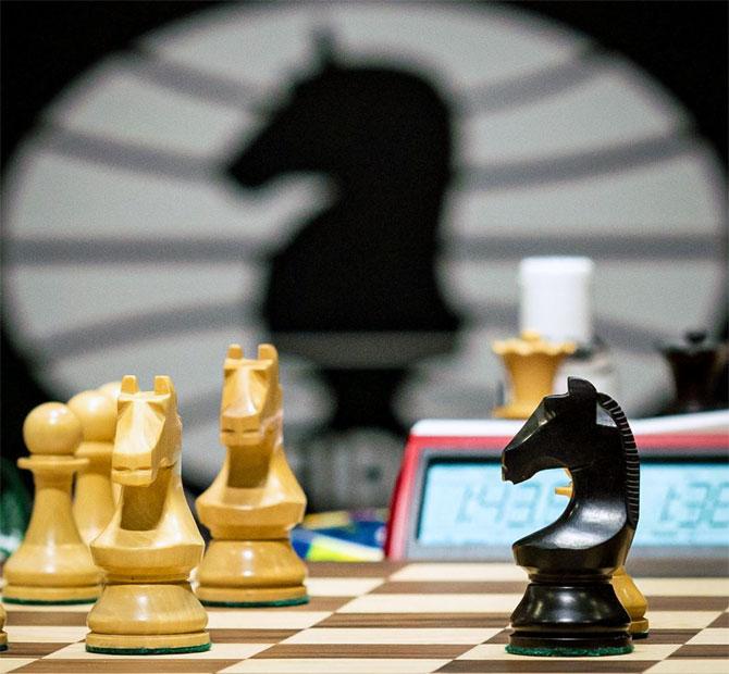 Candidates chess tournament stopped after Russia bans flights