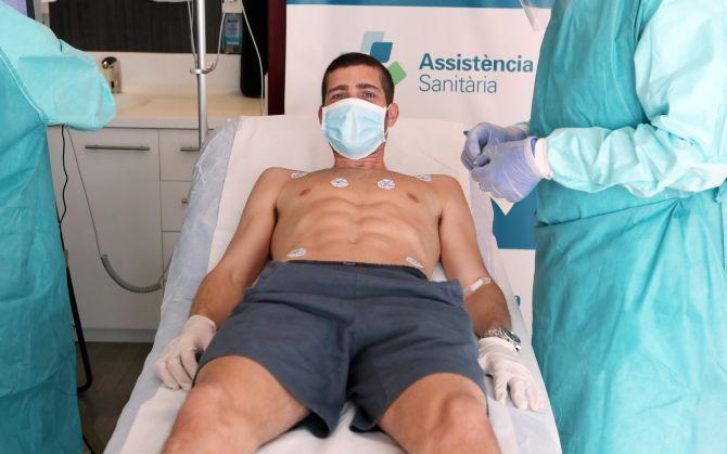 Sergie Roberto of FC Barcelona undergoing a Coronavirus test at the club's training facility on May 7.