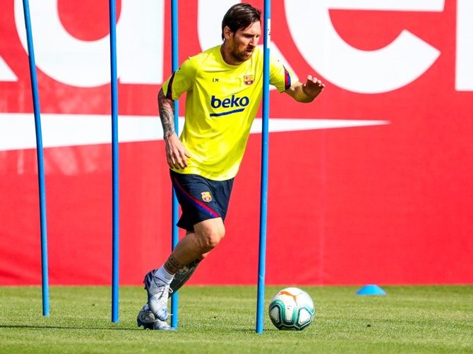 Barcelona’s first team returned to training last week