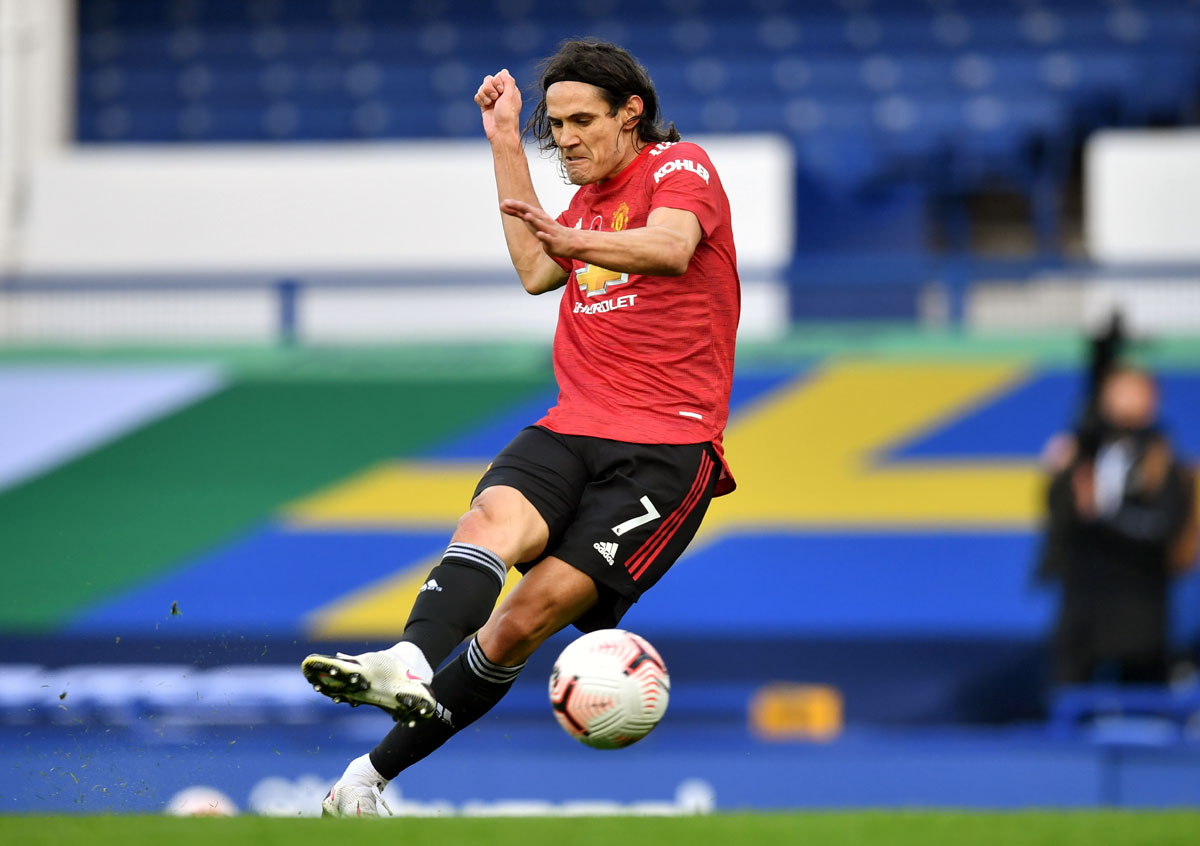 United's Cavani banned for 3 games for offensive post