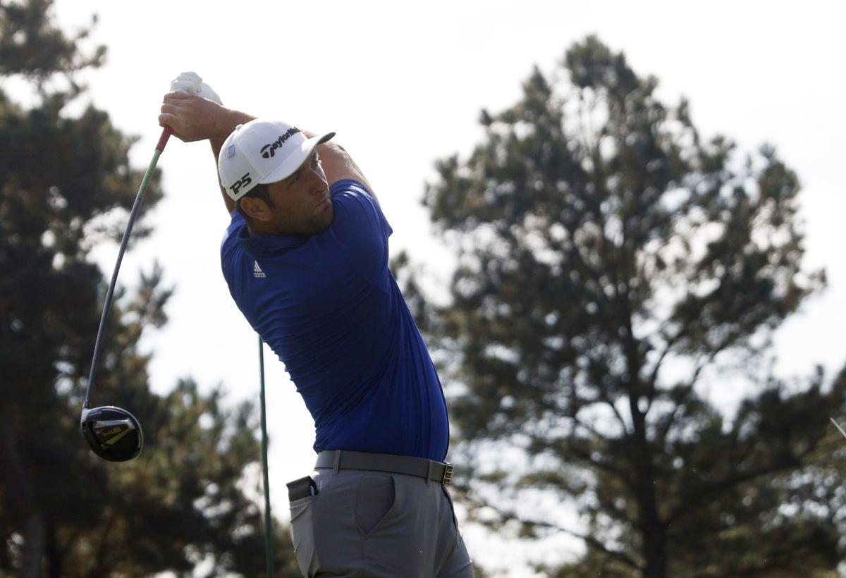 Spain's Jon Rahm hits his tee shot on the 3rd hole during the third round of the Augusta Masters at Augusta National Golf Club in Augusta, Georgia, USA on Saturday