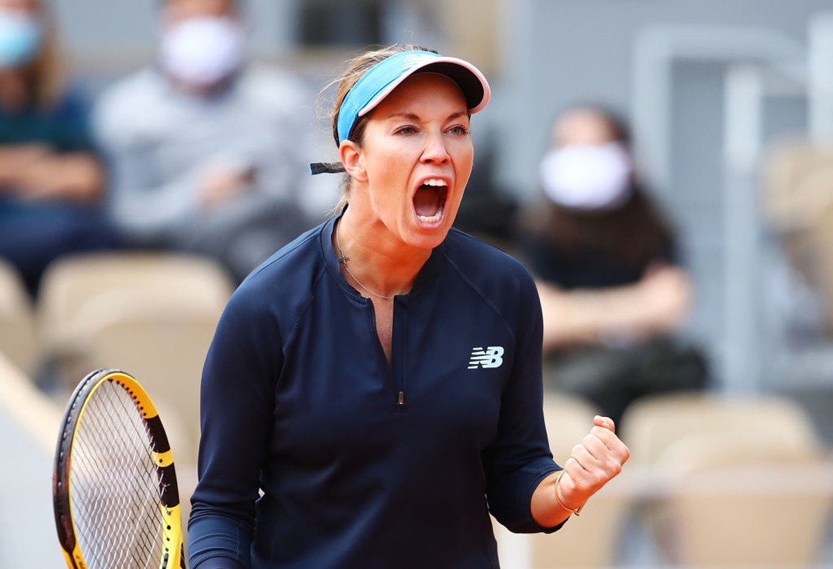 Danielle Collins celebrates after winning the second set during her quarter-final against Sofia Kenin