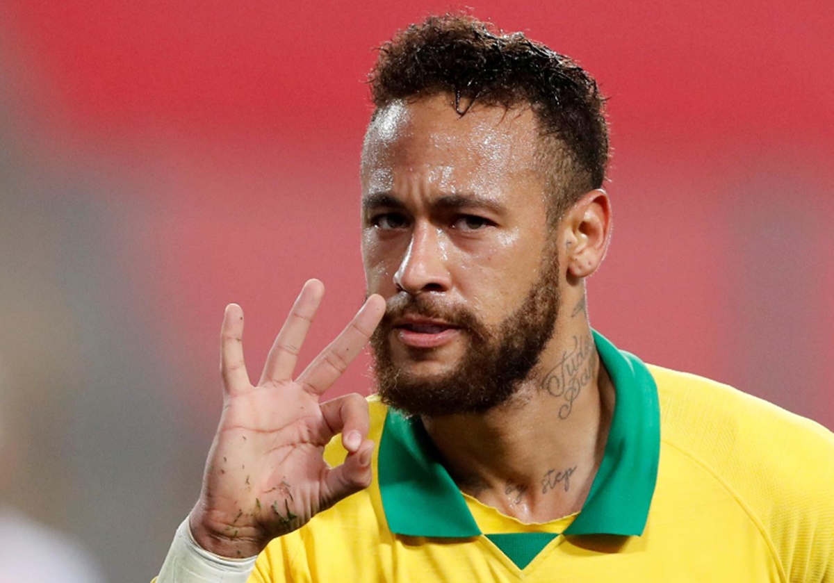 Football: Neymar eclipses Ronaldo hat-trick - Rediff Sports