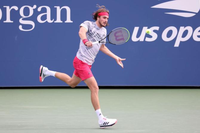 Greece's Stefanos Tsitsipas beat Spain's Albert Ramos-Vinolas to advance to round 2 of the US Open on Monday