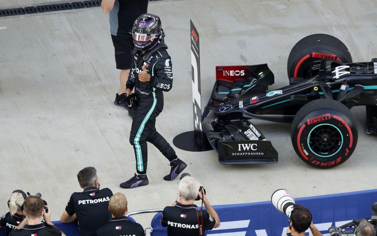 Mercedes' Lewis Hamilton celebrates qualifying in pole position at Sochi Autodrom, Sochi, Russia during the Russian F1 GP