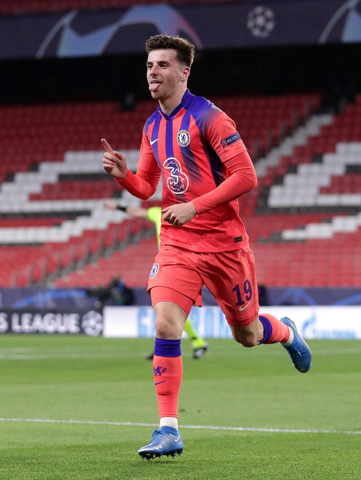 Chelsea's Mason Mount celebrates the first goal against Porto on Wednesday 