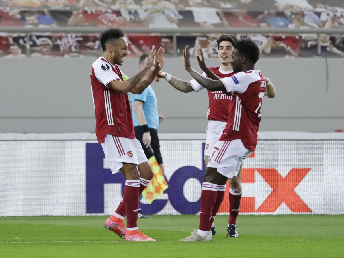 Arsenal's Pierre-Emerick Aubameyang celebrates scoring their first goal against Benfica at Karaiskakis Stadium, Piraeus, Greece, on Thursday 