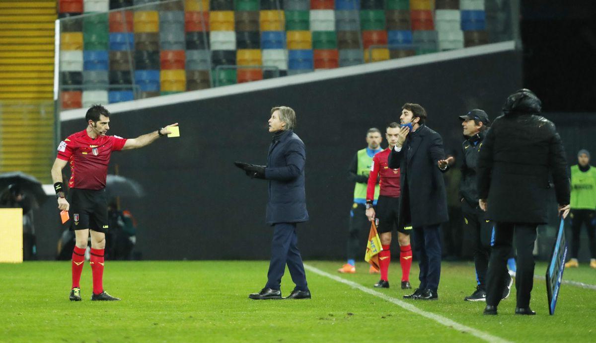 Inter Milan coach Antonio Conte is shown a red card by referee Fabio Maresca during their Serie A match against Udinese at Dacia Arena, Udine, Italy on Saturday 