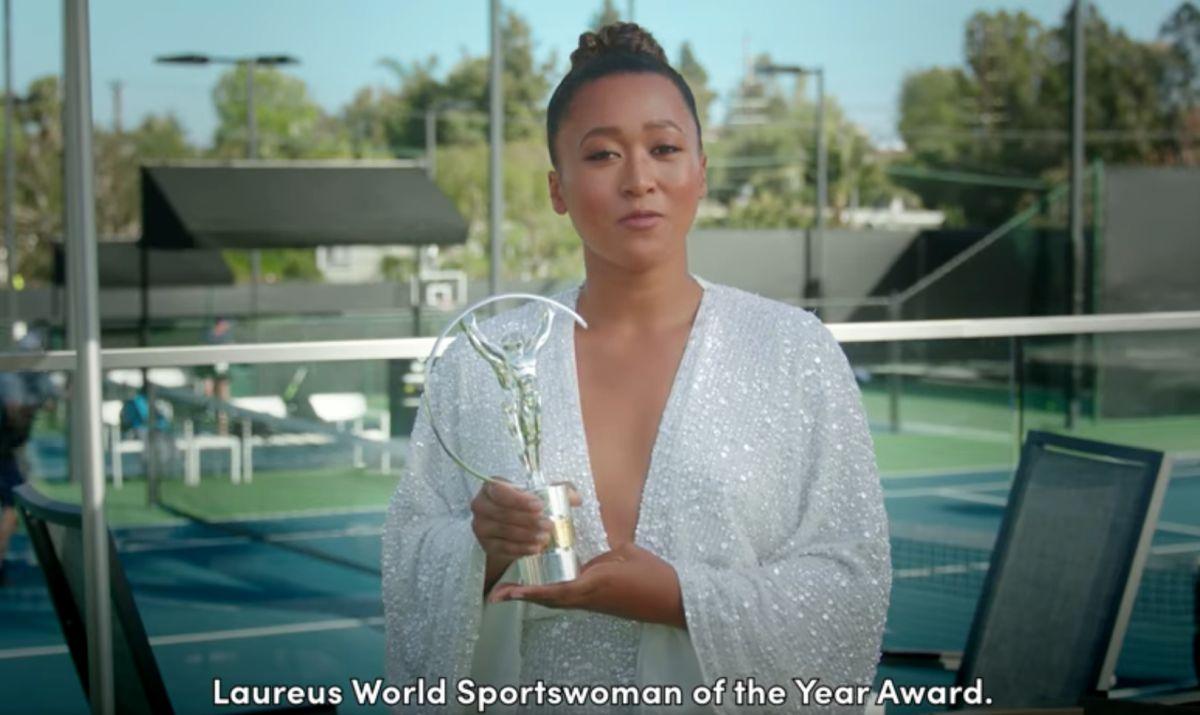 Naomi Osaka with the Laureus Sportswoman of the Year award