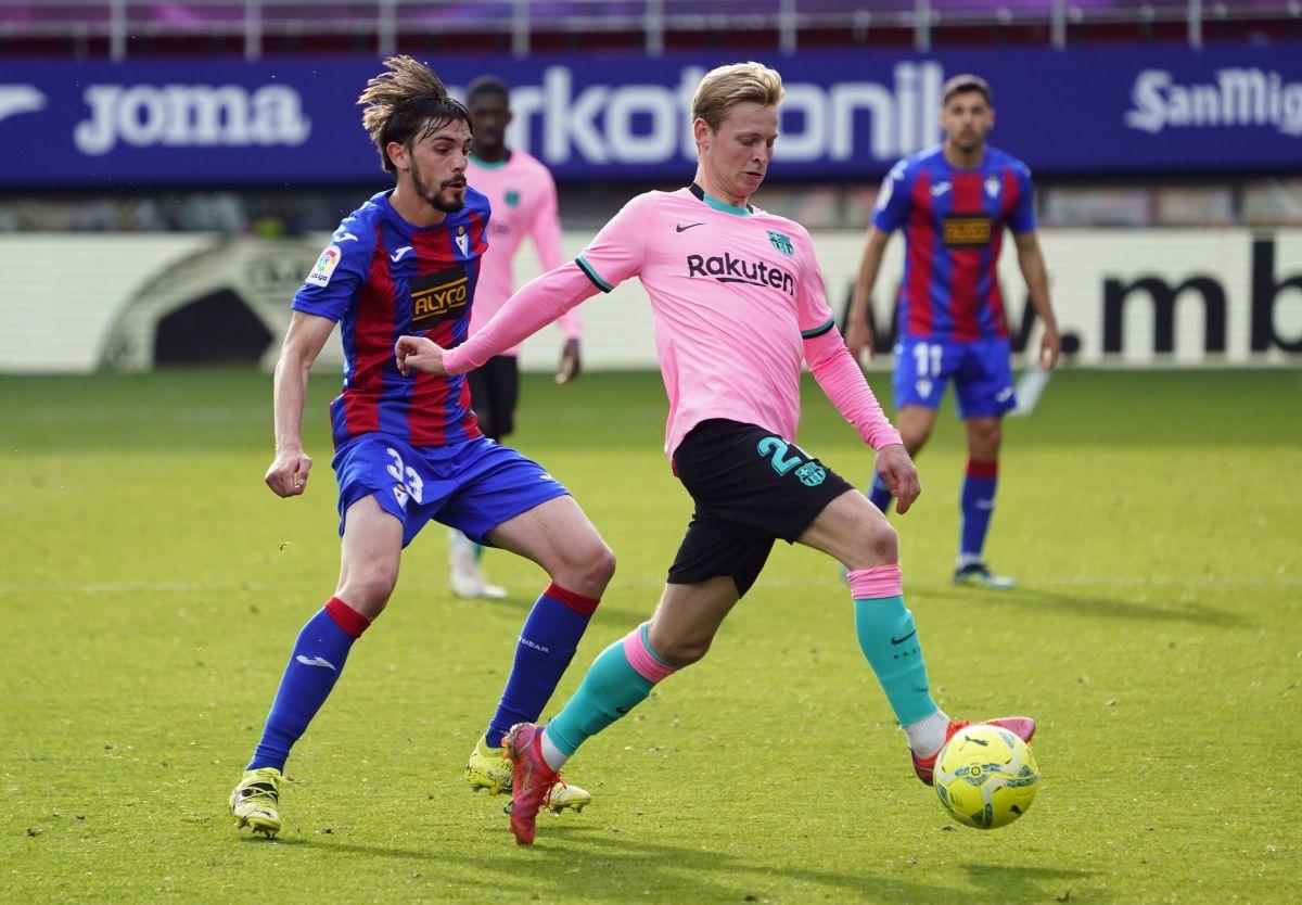 FC Barcelona's Frenkie de Jong in action during the La Liga match against Eibar at the Ipurua Municipal Stadium, Eibar, Spain on Saturday.