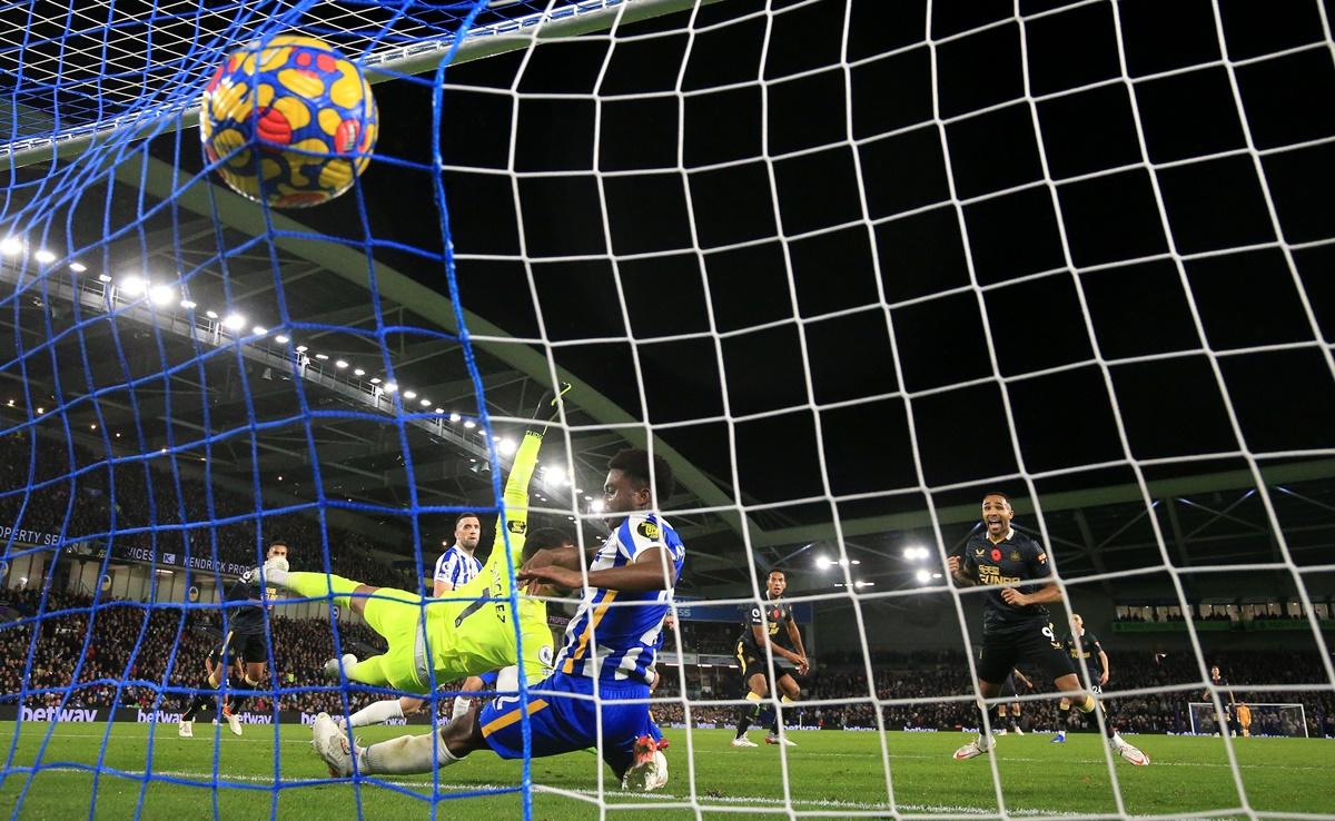 Isaac Hayden scores to earn Newcastle United a draw against Brighton & Hove Albion, at American Express Community Stadium in Brighton, on Saturday.