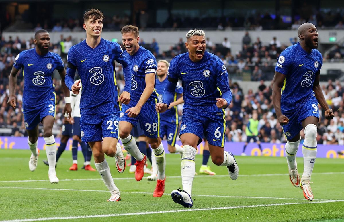 Thiago Silva celebrates after putting Chelsea ahead.