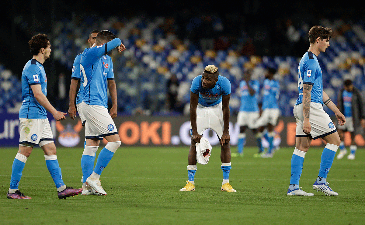Napoli players looks dejected after the match againt AS Roma on Monday 