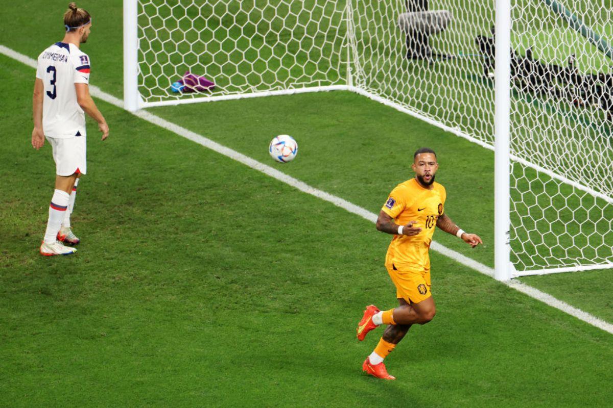 Memphis Depay of Netherlands celebrates after scoring the team's first goal during the FIFA World Cup Qatar 2022 Round of 16 match between Netherlands and USA