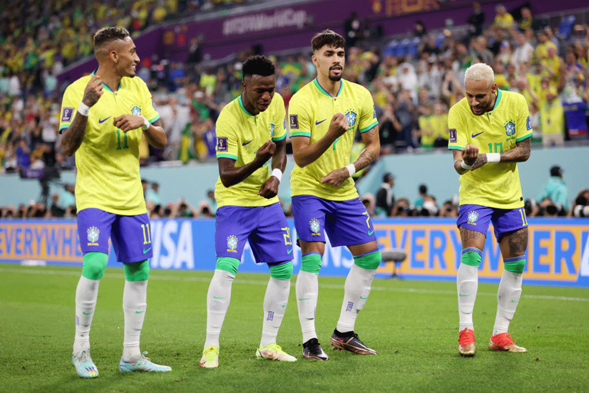 Neymar, Vinicius Jr Dance Away!