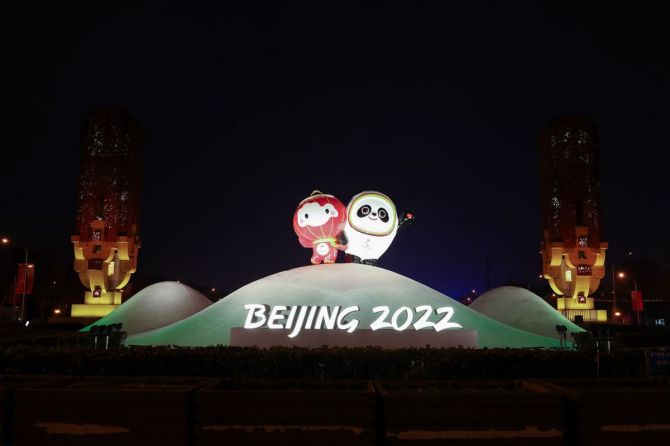 Beijing 2022 Winter Olympics mascot Bing Dwen Dwen and Winter Paralympics Shuey Rhon Rhon shows up on the central axis of Beijing.