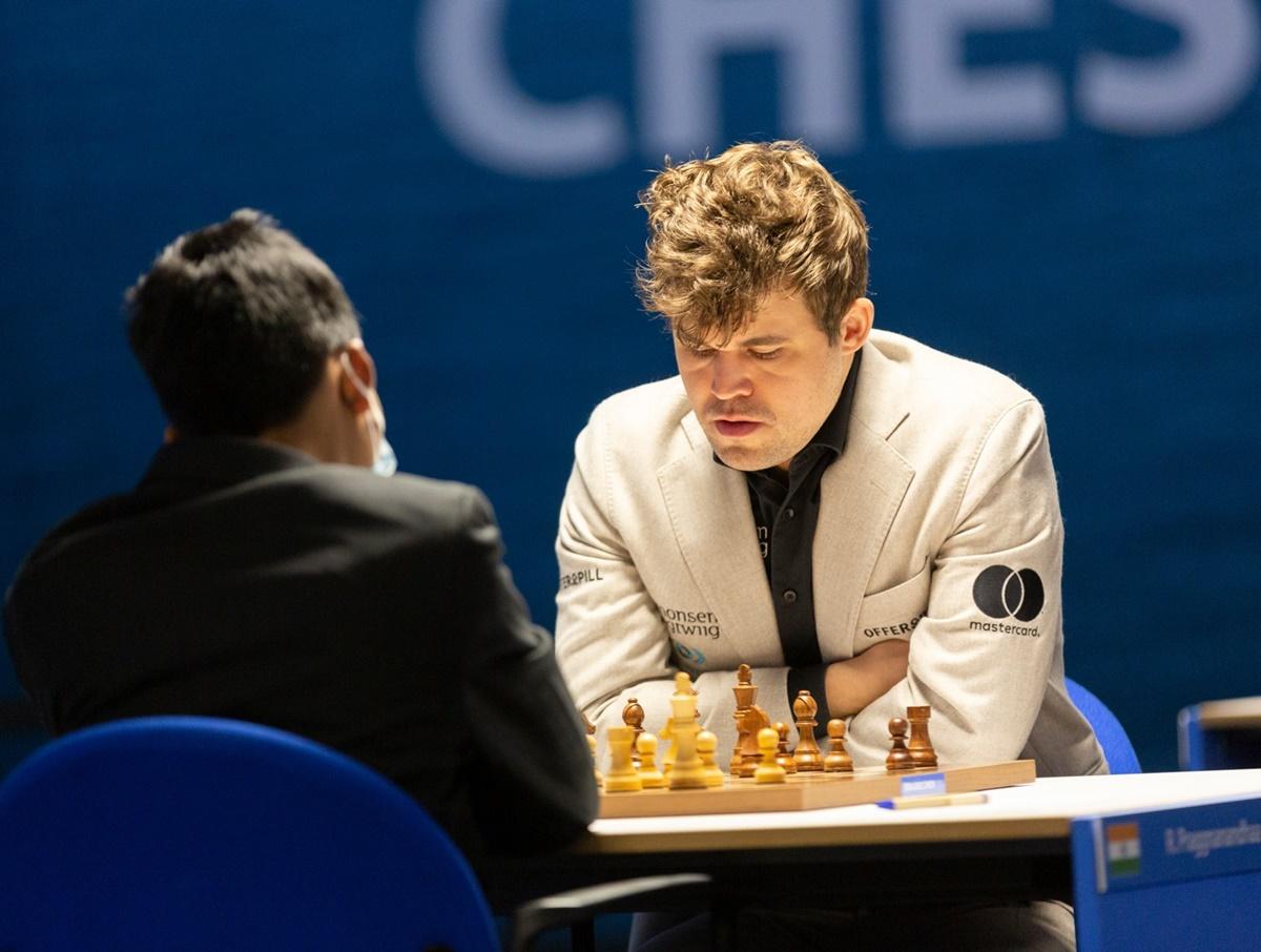 Tata Steel 9: Carlsen, Caruana & Giri all win